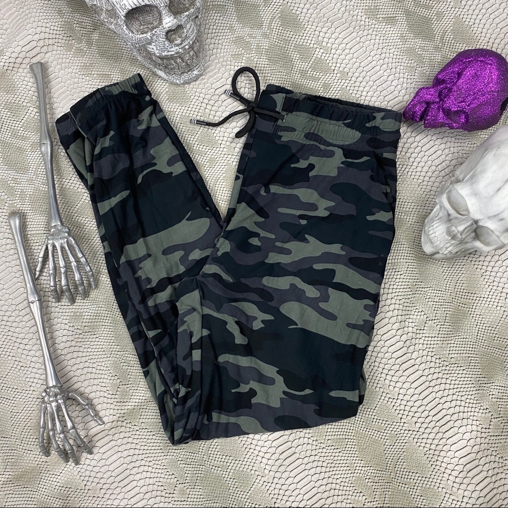 Ultra butter soft camo joggers w pockets